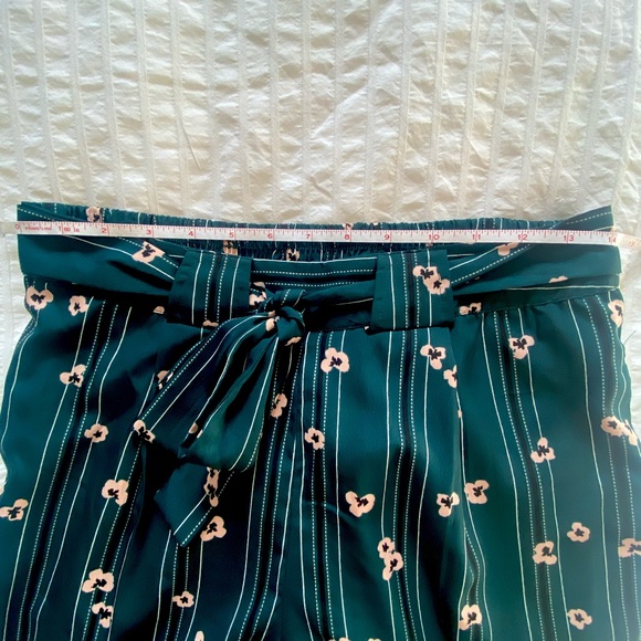 Vero Moda High Waisted Dress Pants - Picture 3 of 4